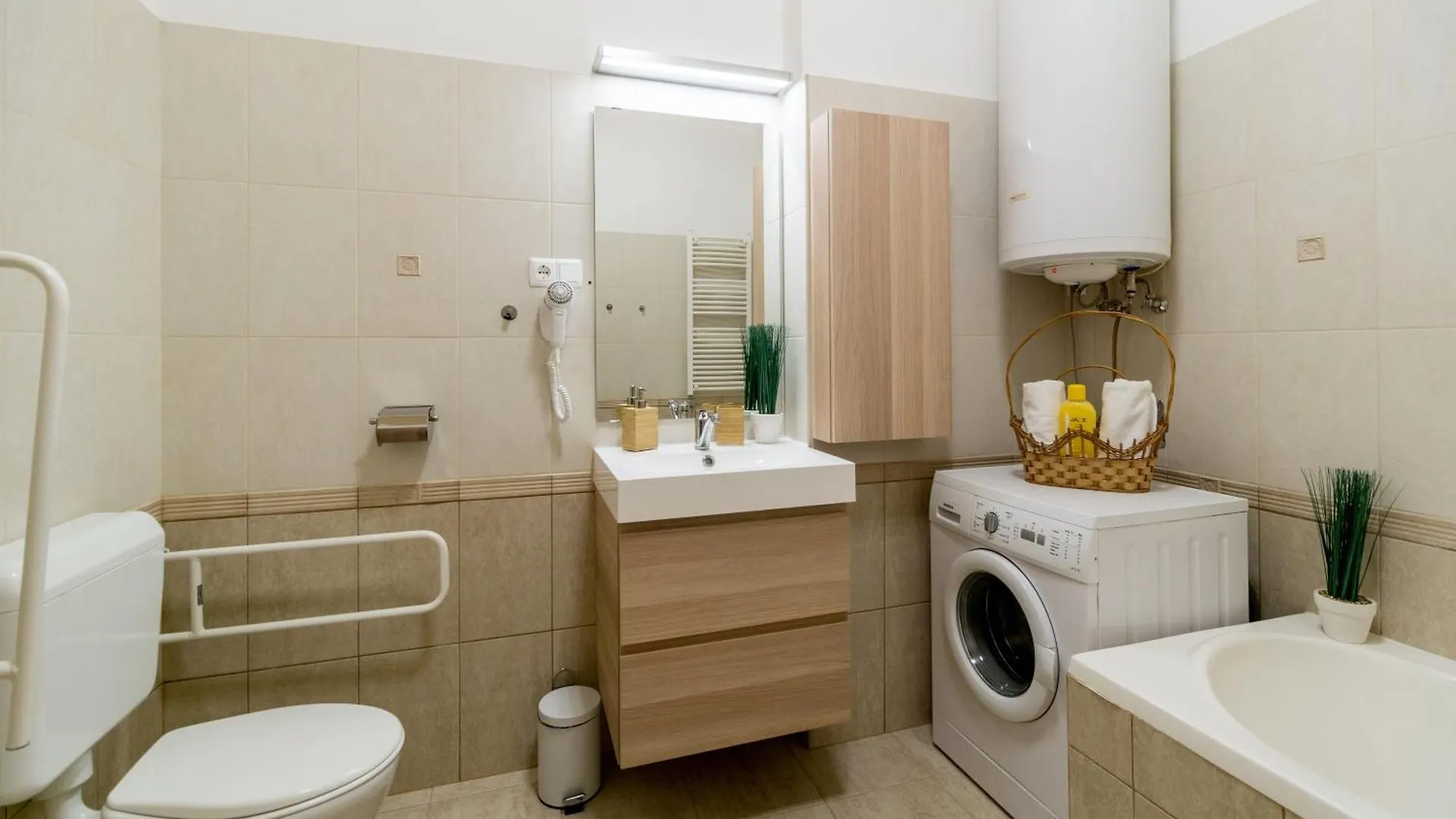 公寓 Exlcusive & City Central Located Suite By Prestige Homes 布达佩斯